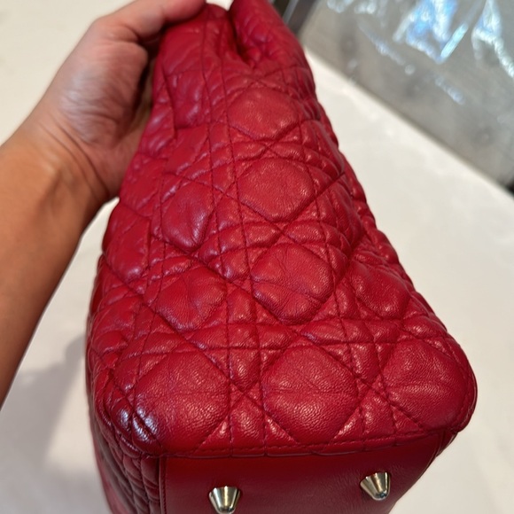 Authentic Dior Cannage chained tote bag - Picture 6 of 15